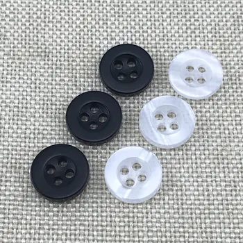 20 бр/лот от Висококачествена тениска с копчета от черна на бяла смола диаметър 11,5 мм, шевни принадлежности за дрехи