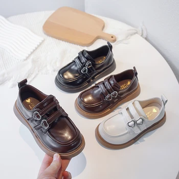 Кожени обувки за момичета в стил ретро; детски кожени обувки за униформи; Новост 2023 г.; Мокасини с дебела подметка и неплъзгащи двойна катарама с кръгла пръсти.