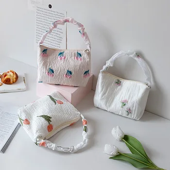 Лятна чанта, чанта за подмишниците, дамски универсален модерен нишевая дизайнерска чанта с цветя в рамото.