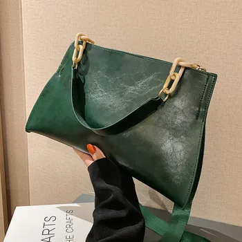 Чанти на новия дизайн на 2023 г., женствена чанта през рамо от мека изкуствена кожа, големи модни дамски чанти под мишниците